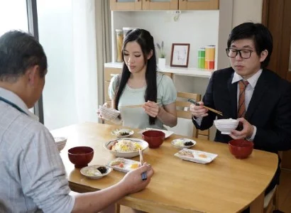 Con dâu đang nứng banh vùng kín cho bố chồng địt